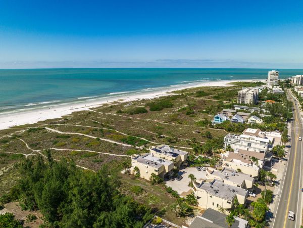 Lovely Vacation Rental in Siesta Key with Ocean Views