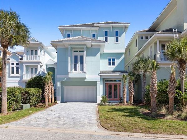 Luxurious Beach Home with Private & Communal Pool