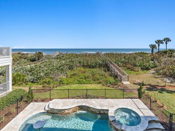 Luxurious Beach Home with Private & Communal Pool
