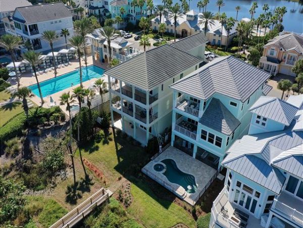 Luxurious Beach Home with Private & Communal Pool
