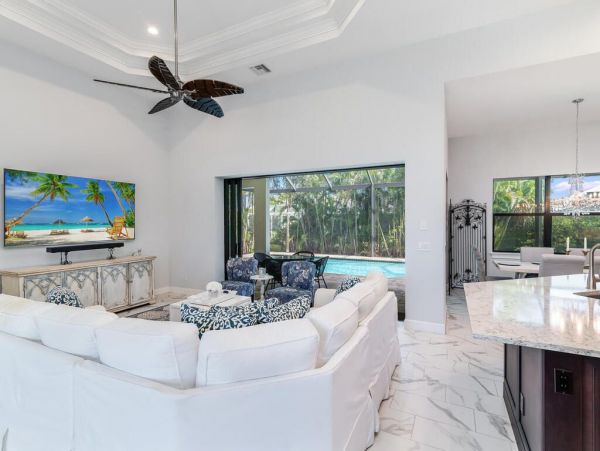 Stunning 3 Bed Plus Den Pool Home Contemporary Living in Marco Island