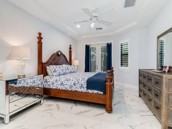 Stunning 3 Bed Plus Den Pool Home Contemporary Living in Marco Island