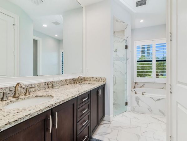 Stunning 3 Bed Plus Den Pool Home Contemporary Living in Marco Island