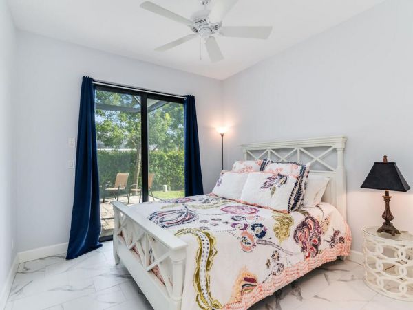 Stunning 3 Bed Plus Den Pool Home Contemporary Living in Marco Island
