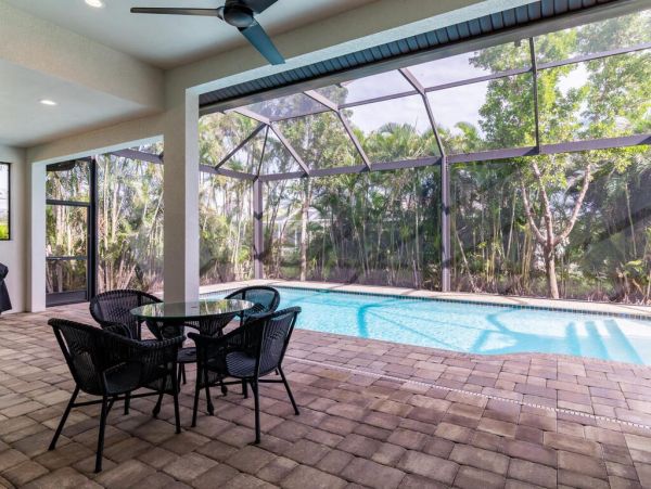 Stunning 3 Bed Plus Den Pool Home Contemporary Living in Marco Island