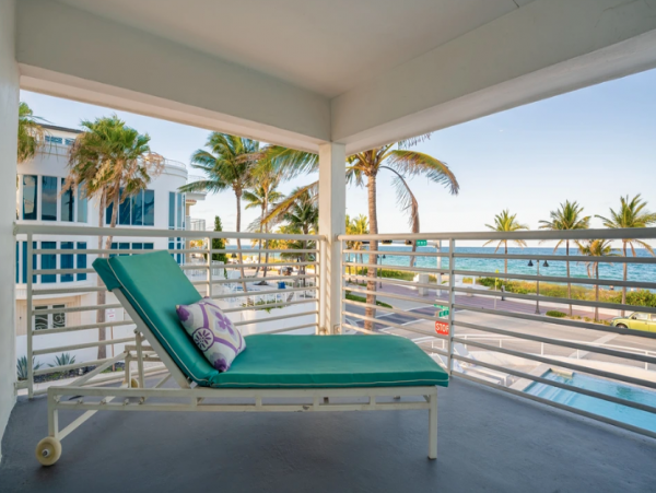 Fort Lauderdale Luxury Beachfront Vacation Home Four Bedroom Private Pool & Spa