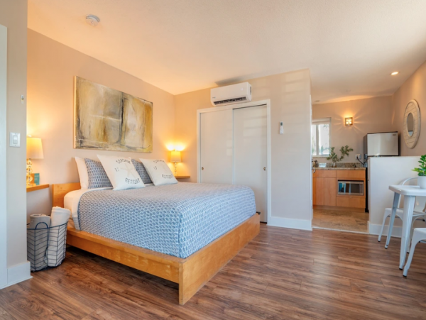 Fort Lauderdale Luxury Beachfront Vacation Home Four Bedroom Private Pool & Spa