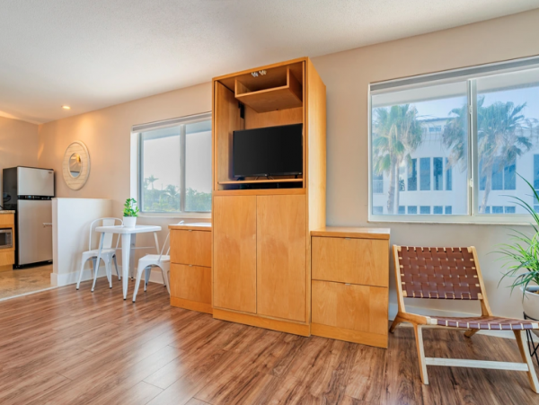 Fort Lauderdale Luxury Beachfront Vacation Home Four Bedroom Private Pool & Spa