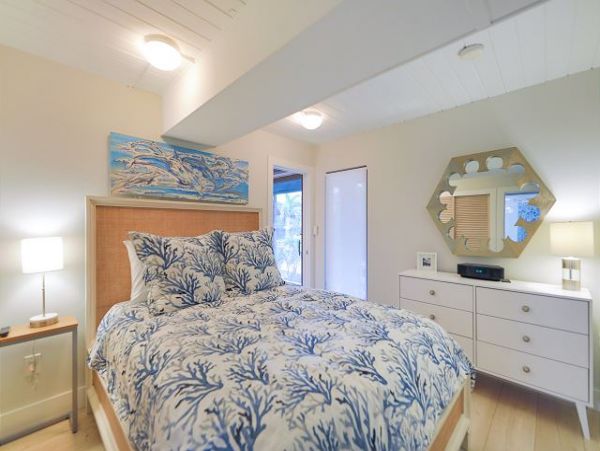 Bay Front One Bedroom Vacation Rental with Private Caged Pool