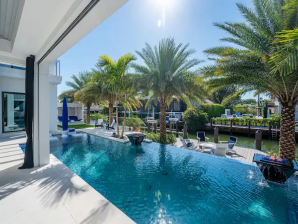 Luxury Waterfront Home in Naples with Gulf Access