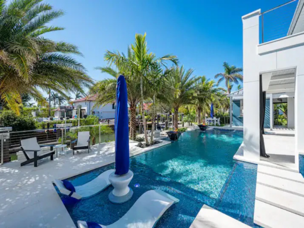 Luxury Waterfront Home in Naples with Gulf Access