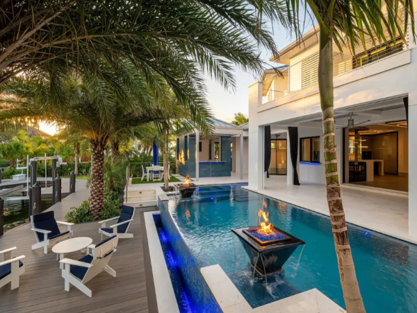 Luxury Waterfront Home in Naples with Gulf Access