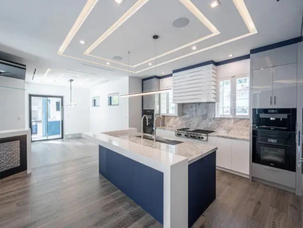 Luxury Waterfront Home in Naples with Gulf Access