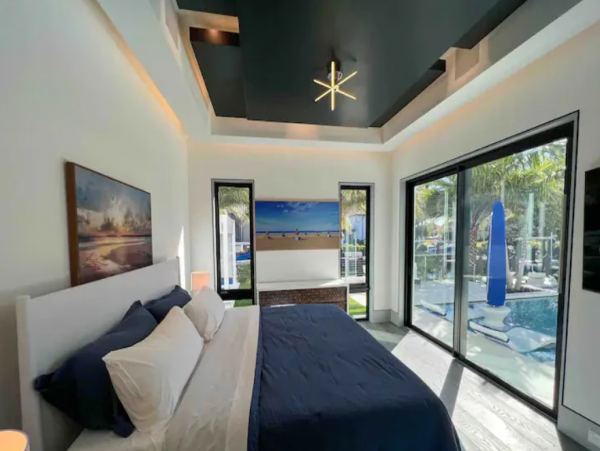 Luxury Waterfront Home in Naples with Gulf Access