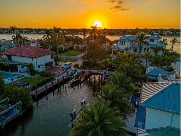 Luxury Waterfront Home in Naples with Gulf Access