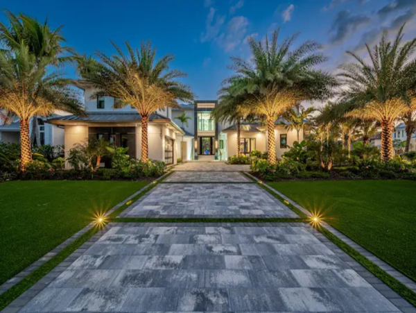 Luxury Waterfront Home in Naples with Gulf Access