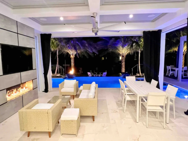 Luxury Waterfront Home in Naples with Gulf Access