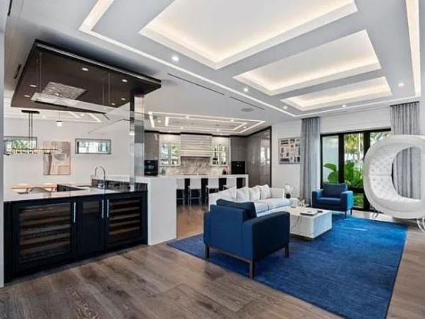 Luxury Waterfront Home in Naples with Gulf Access