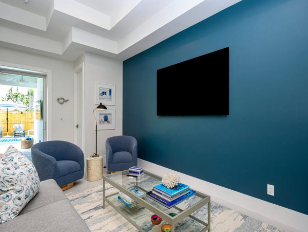 Your Perfect Coastal 4-Bdm Retreat Near 2 Beaches in Naples