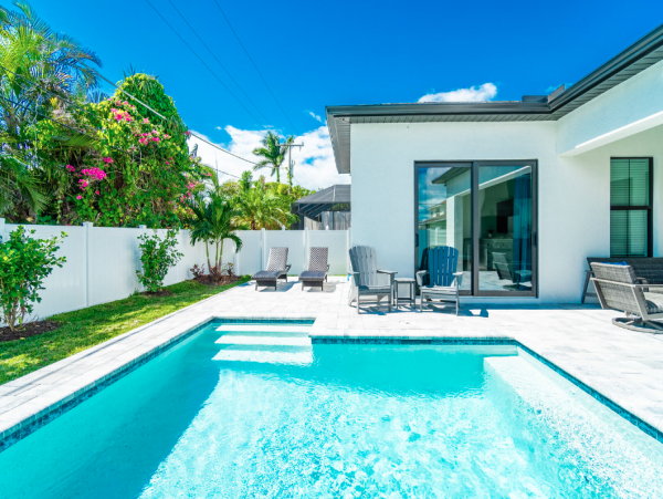 Welcome to Your Ultimate Luxury Beach Getaway in Naples!