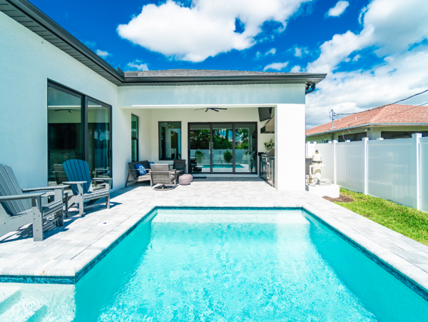 Welcome to Your Ultimate Luxury Beach Getaway in Naples!