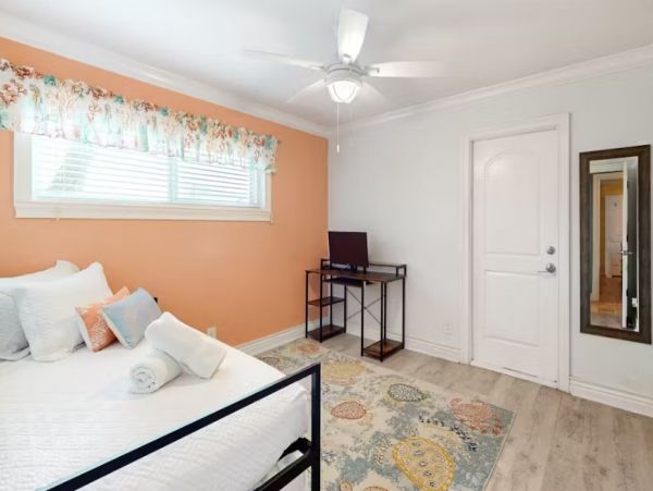 Apollo Beach Vacation Rental Waterfront 3 Bedroom Home with Pool & Dock