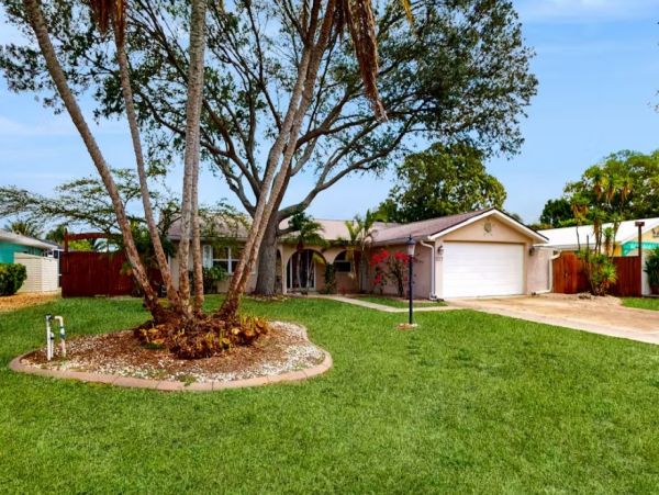 Apollo Beach Vacation Rental Waterfront 3 Bedroom Home with Pool & Dock