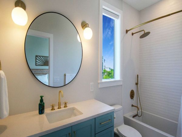 Four Bedroom Walk to the Beach Home in Longboat Key