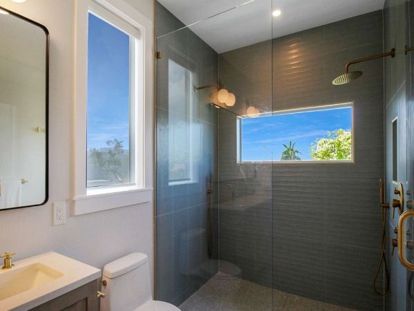 Four Bedroom Walk to the Beach Home in Longboat Key