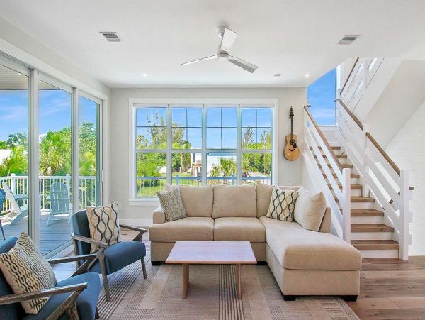 Four Bedroom Walk to the Beach Home in Longboat Key