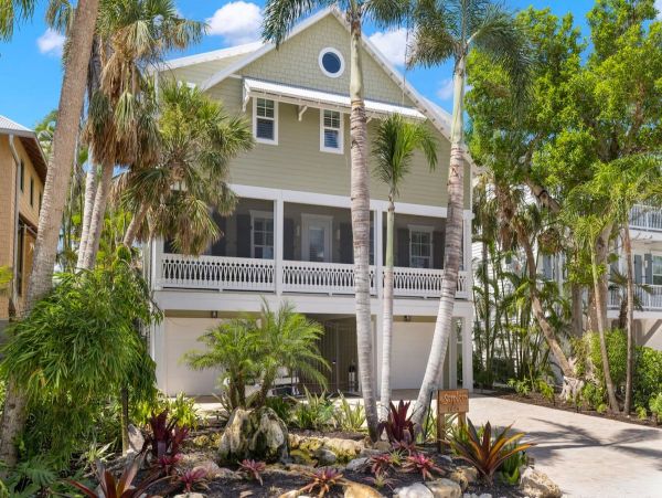 Modern Luxury Home with Private Heated Pool in Captiva Island
