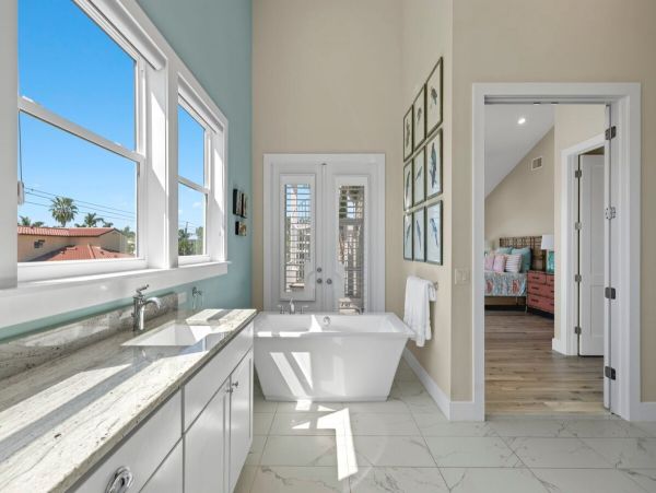 Modern Luxury Home with Private Heated Pool in Captiva Island
