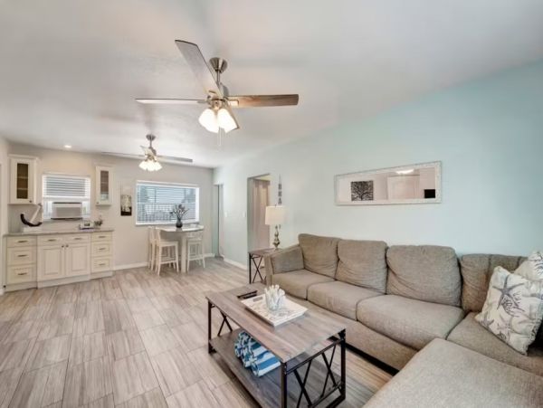 Walk to Beach Four Bedroom Duplex in Bradenton Beach