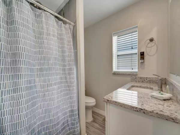 Walk to Beach Four Bedroom Duplex in Bradenton Beach
