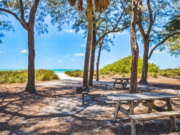Walk to Beach Four Bedroom Duplex in Bradenton Beach