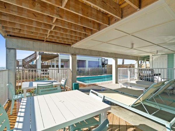 Oceanfront Luxury - 6BR Home with Pool, Hot Tub & Adventure Gear Credit