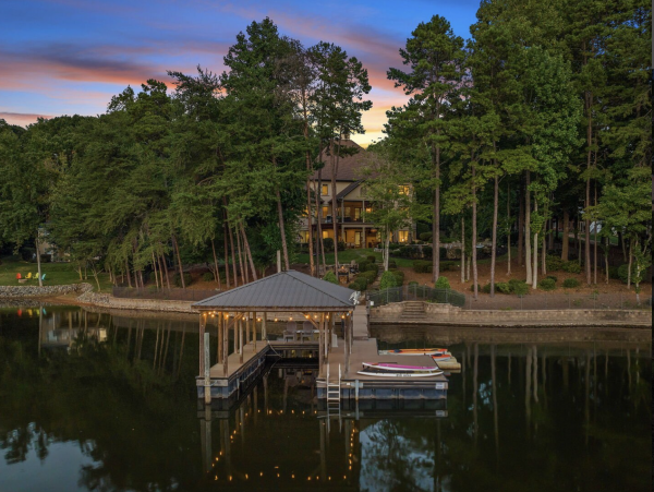 Pure Luxury Lakeside Home Amazing Amenities