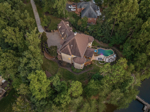 Pure Luxury Lakeside Home Amazing Amenities
