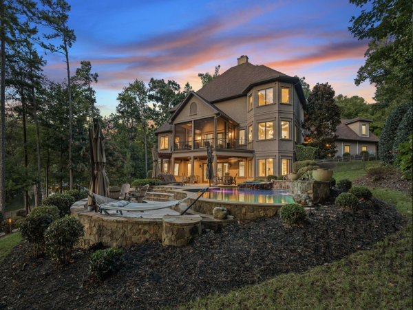 Pure Luxury Lakeside Home Amazing Amenities