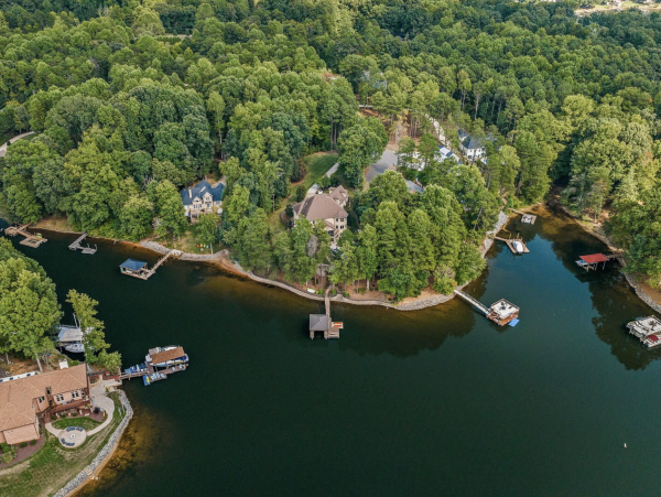 Pure Luxury Lakeside Home Amazing Amenities