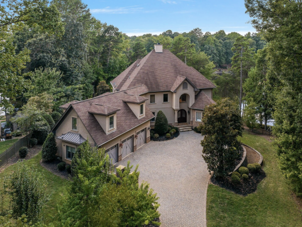 Pure Luxury Lakeside Home Amazing Amenities