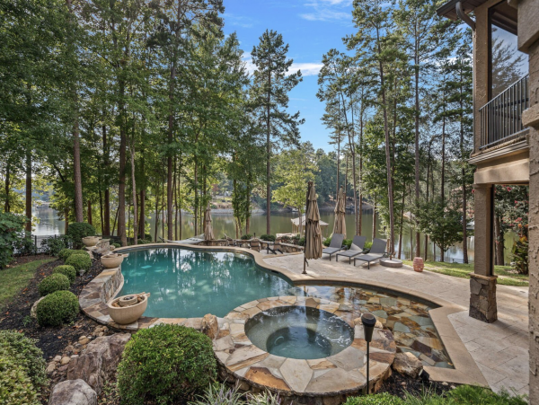 Pure Luxury Lakeside Home Amazing Amenities