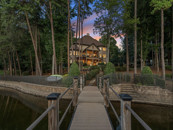 Pure Luxury Lakeside Home Amazing Amenities