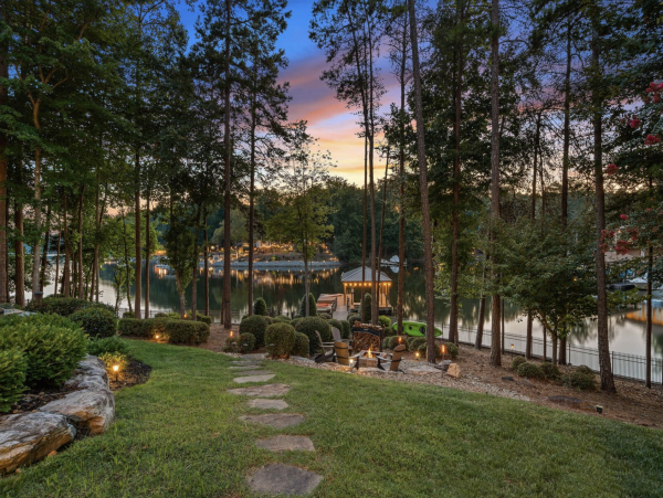 Pure Luxury Lakeside Home Amazing Amenities