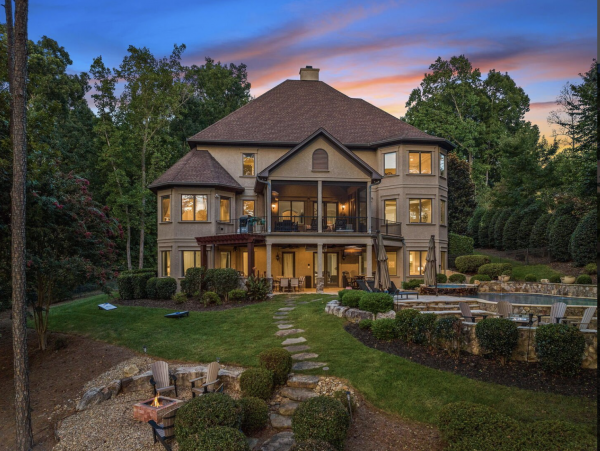 Pure Luxury Lakeside Home Amazing Amenities