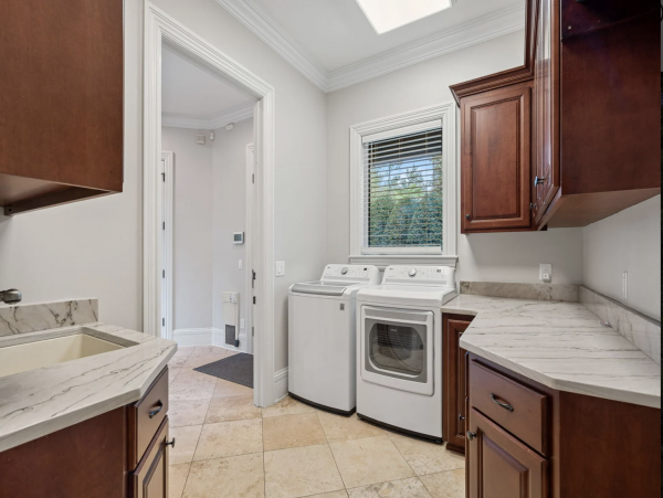 Pure Luxury Lakeside Home Amazing Amenities