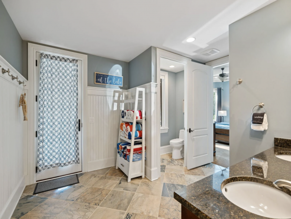 Pure Luxury Lakeside Home Amazing Amenities