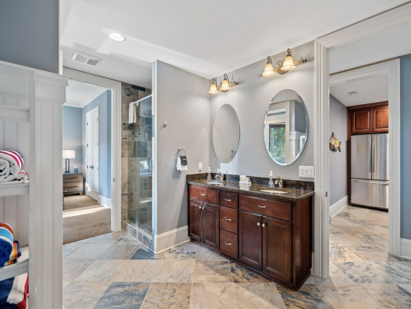 Pure Luxury Lakeside Home Amazing Amenities
