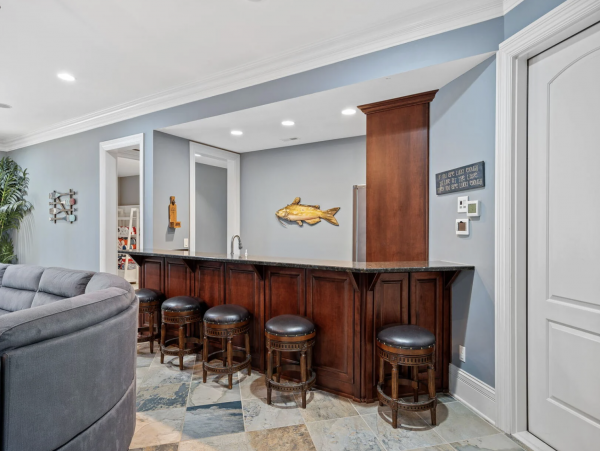 Pure Luxury Lakeside Home Amazing Amenities