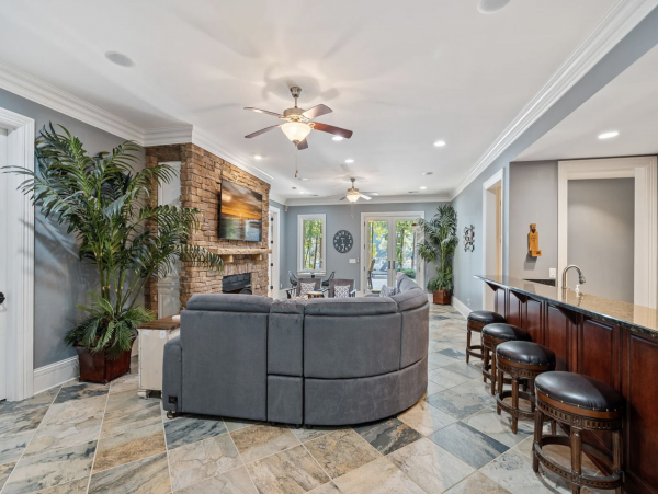 Pure Luxury Lakeside Home Amazing Amenities